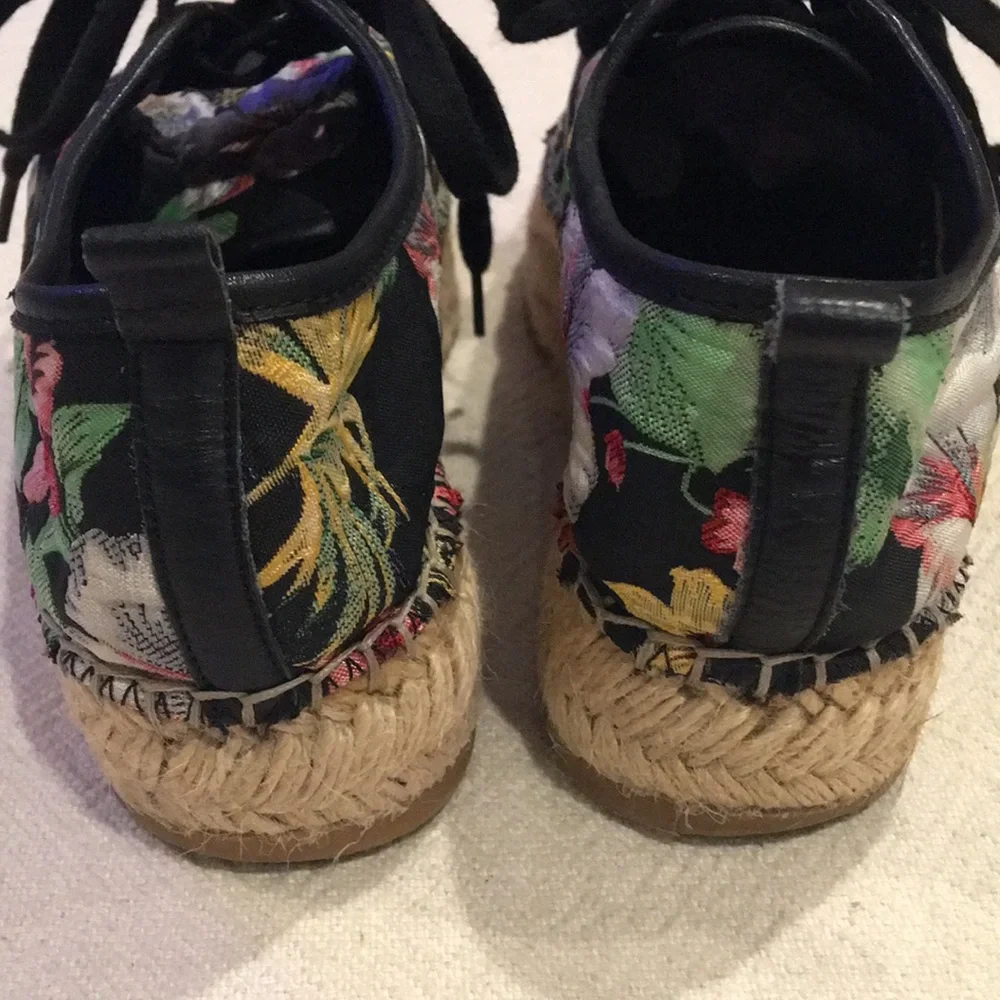 J/SLIDES | EUC Floral Rally Espadrilles 8.5